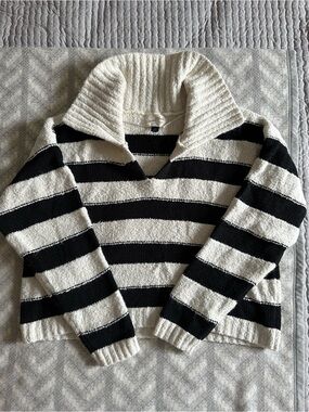 Universal Thread Black & White Striped Cowl Turtleneck Sweater